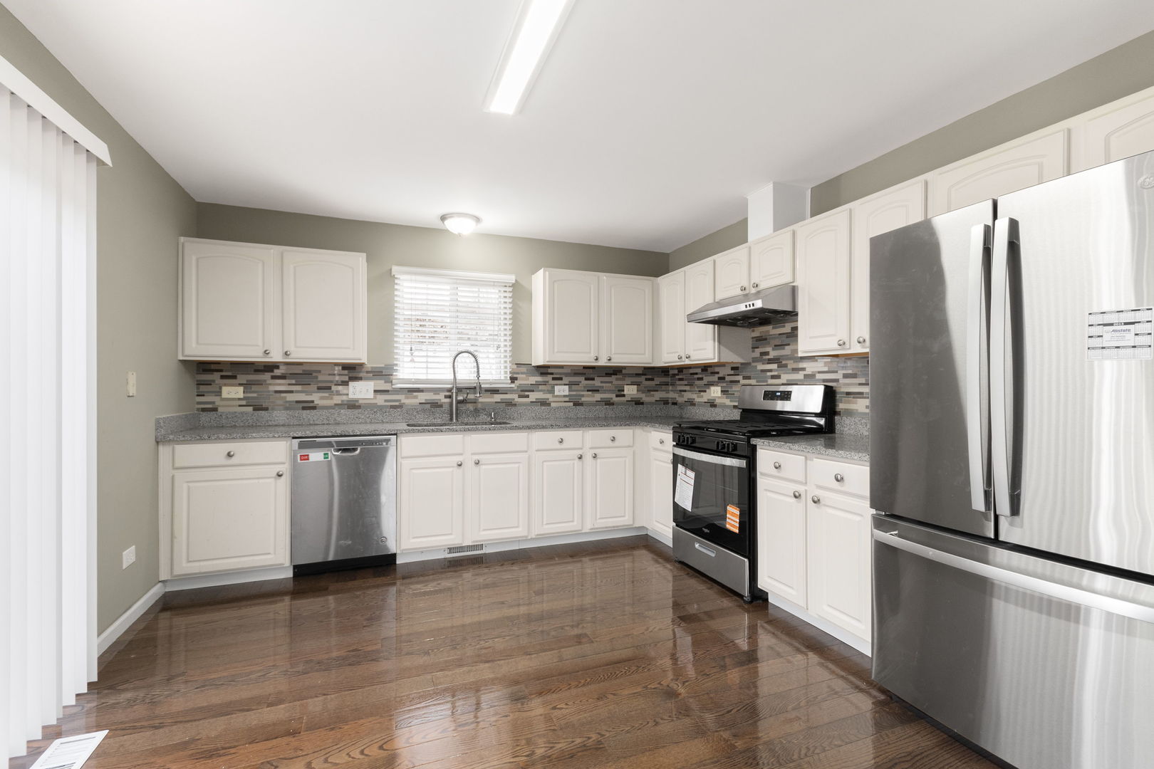 1308 Dahlgren Lane, Minooka, IL 60447