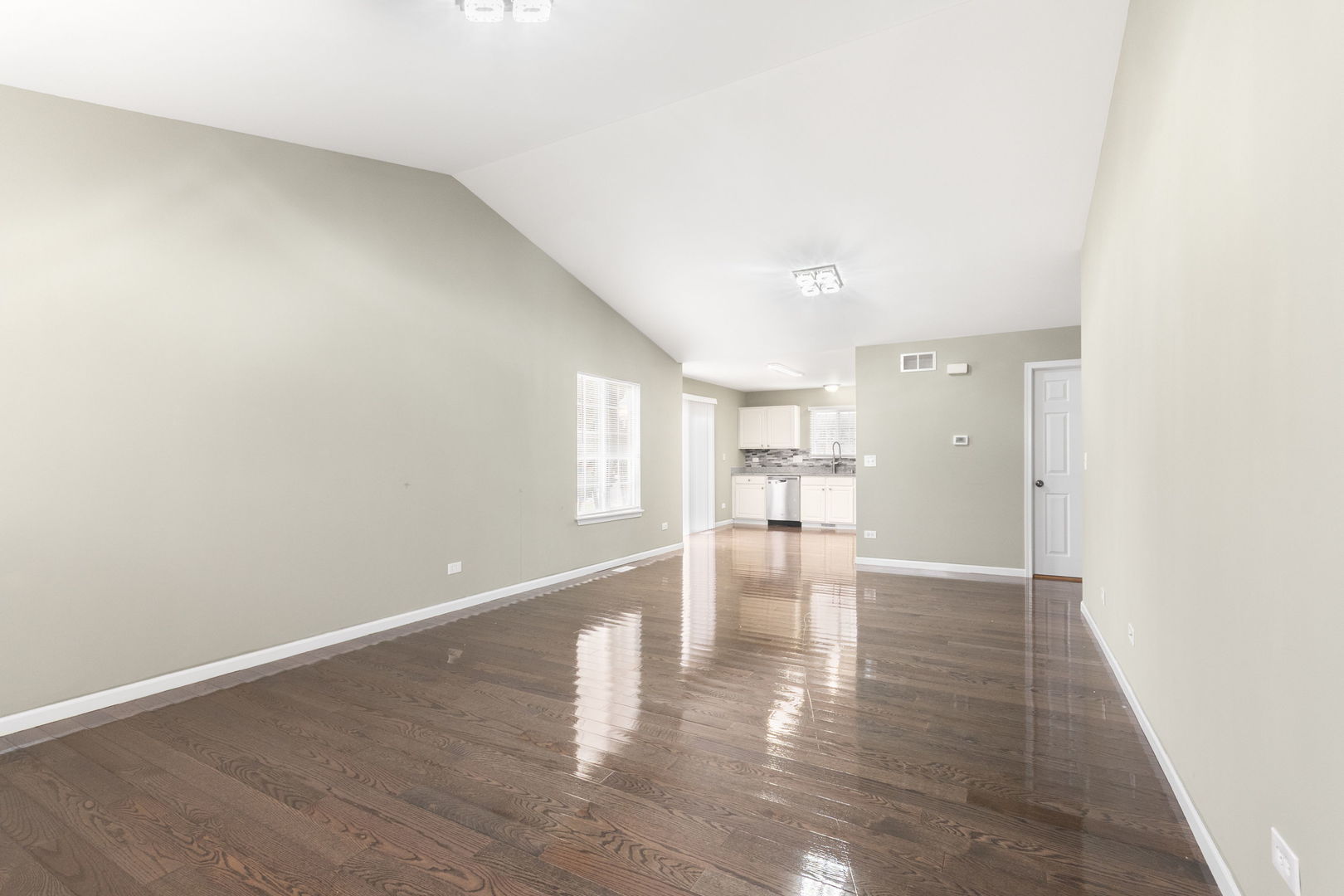 1308 Dahlgren Lane, Minooka, IL 60447