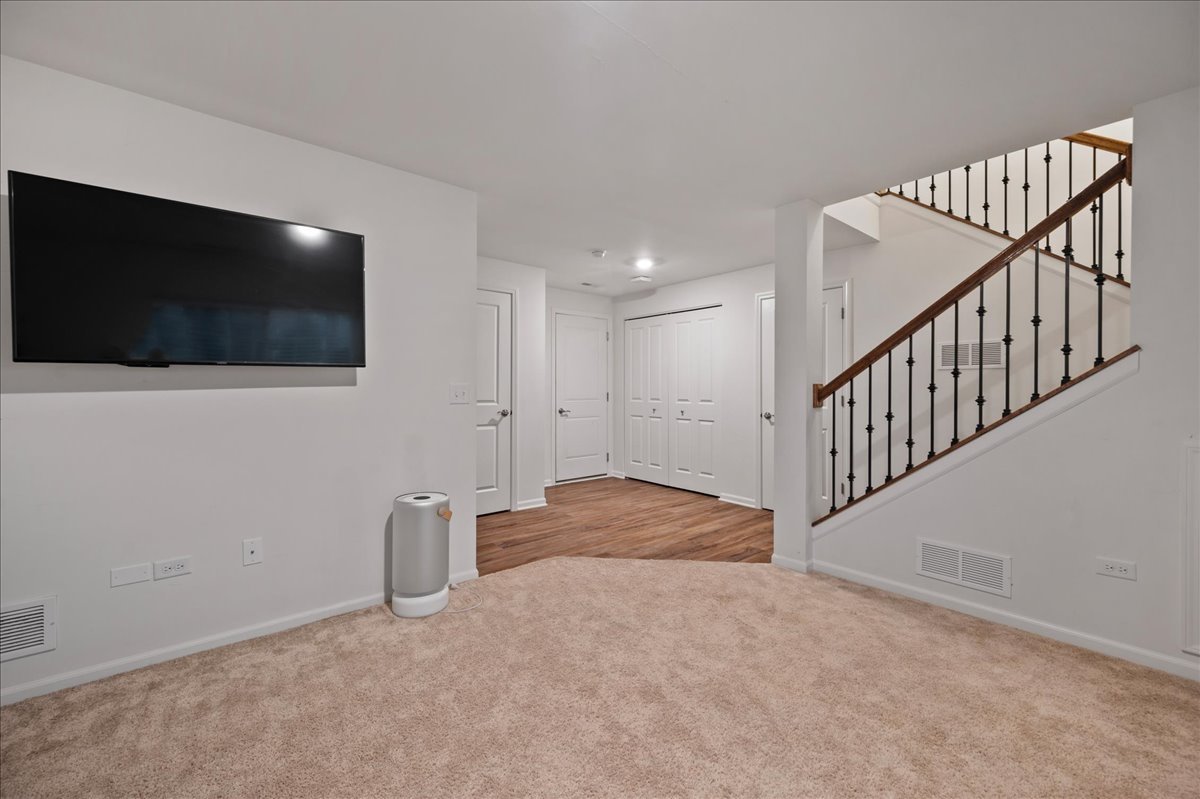 706 Springside Court, Oswego, IL 60543