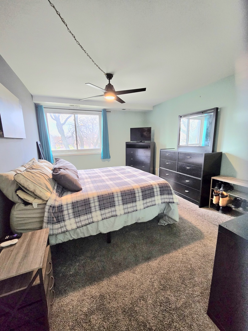 470 Raintree Court #3L, Glen Ellyn, IL 60137