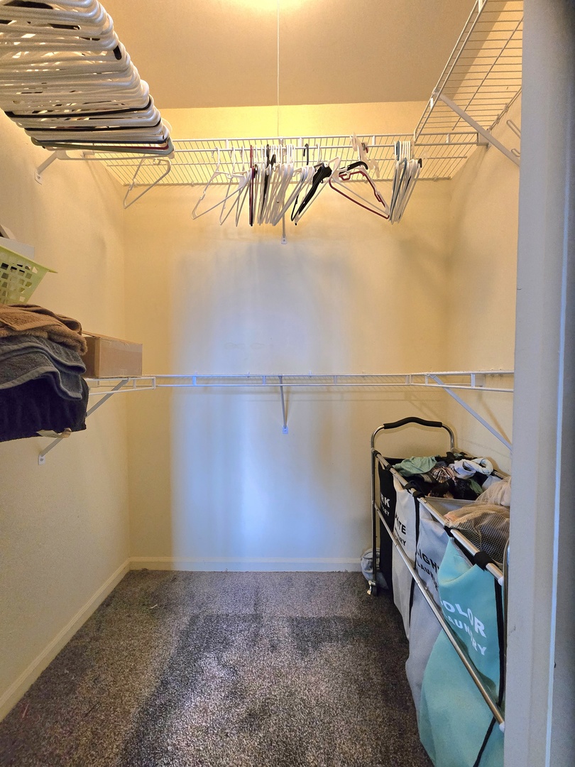 470 Raintree Court #3L, Glen Ellyn, IL 60137