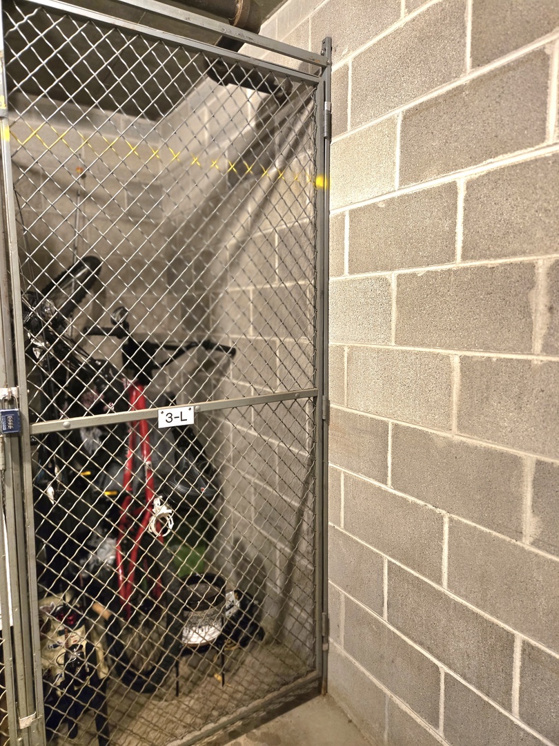 470 Raintree Court #3L, Glen Ellyn, IL 60137