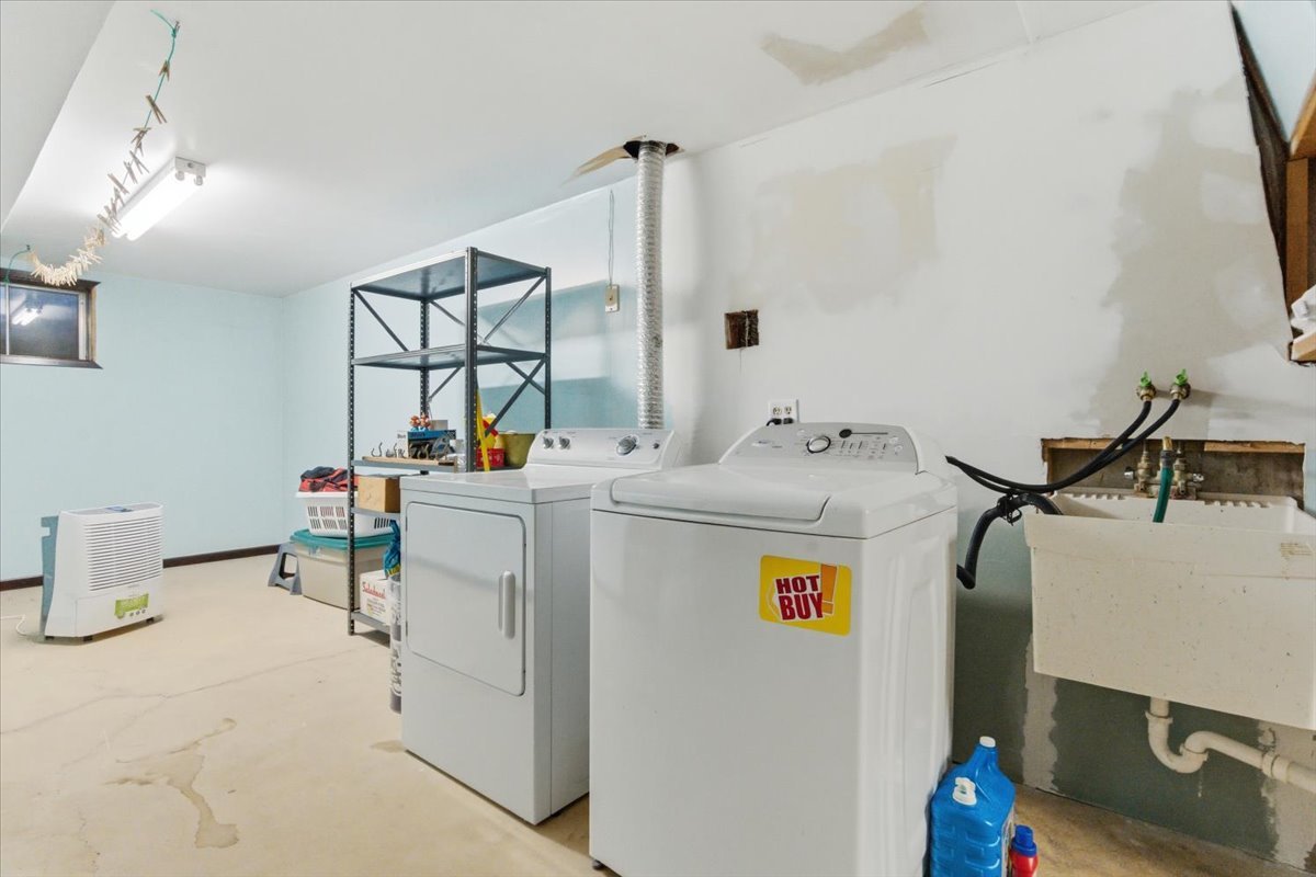 1525 Woodbine Drive, Round Lake Beach, IL 60073