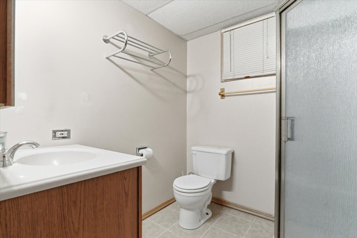 1525 Woodbine Drive, Round Lake Beach, IL 60073