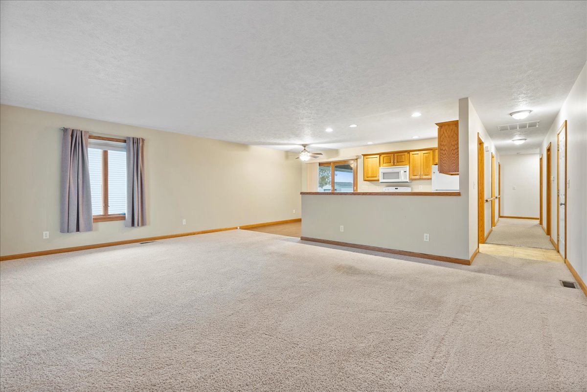 703 Kingwood Drive, El Paso, IL 61738