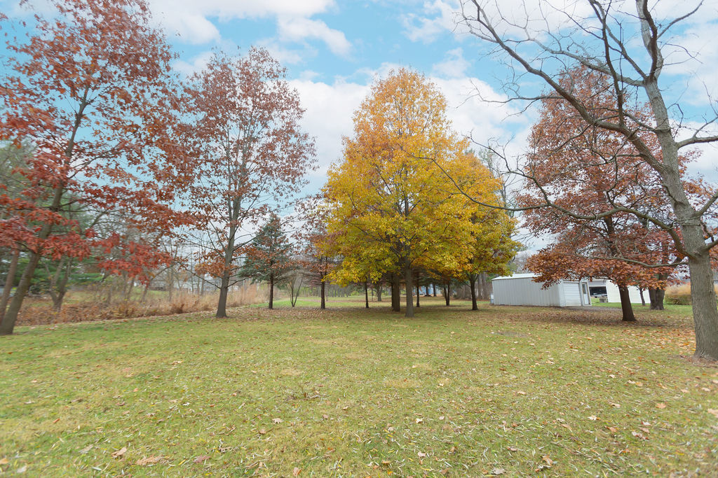 305 N Green Street, Roanoke, IL 61561