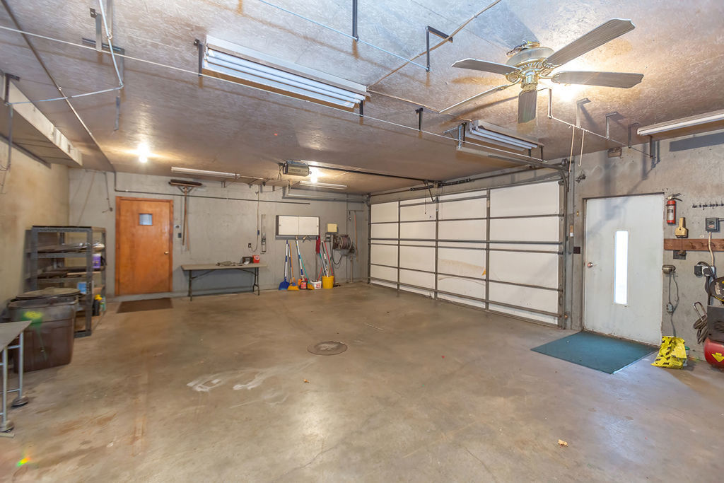 305 N Green Street, Roanoke, IL 61561