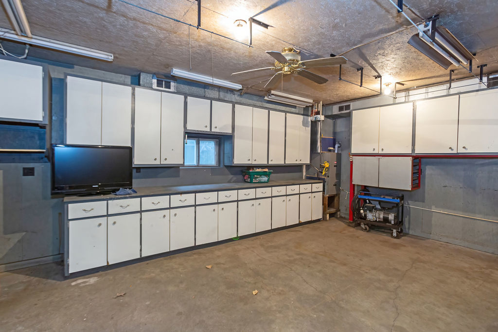 305 N Green Street, Roanoke, IL 61561