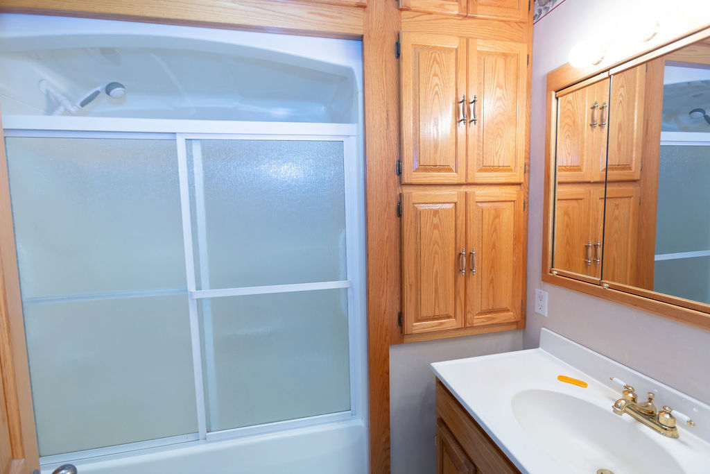 305 N Green Street, Roanoke, IL 61561