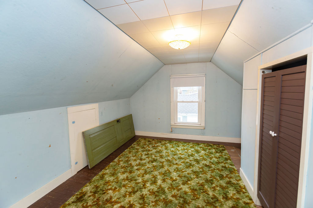 305 N Green Street, Roanoke, IL 61561