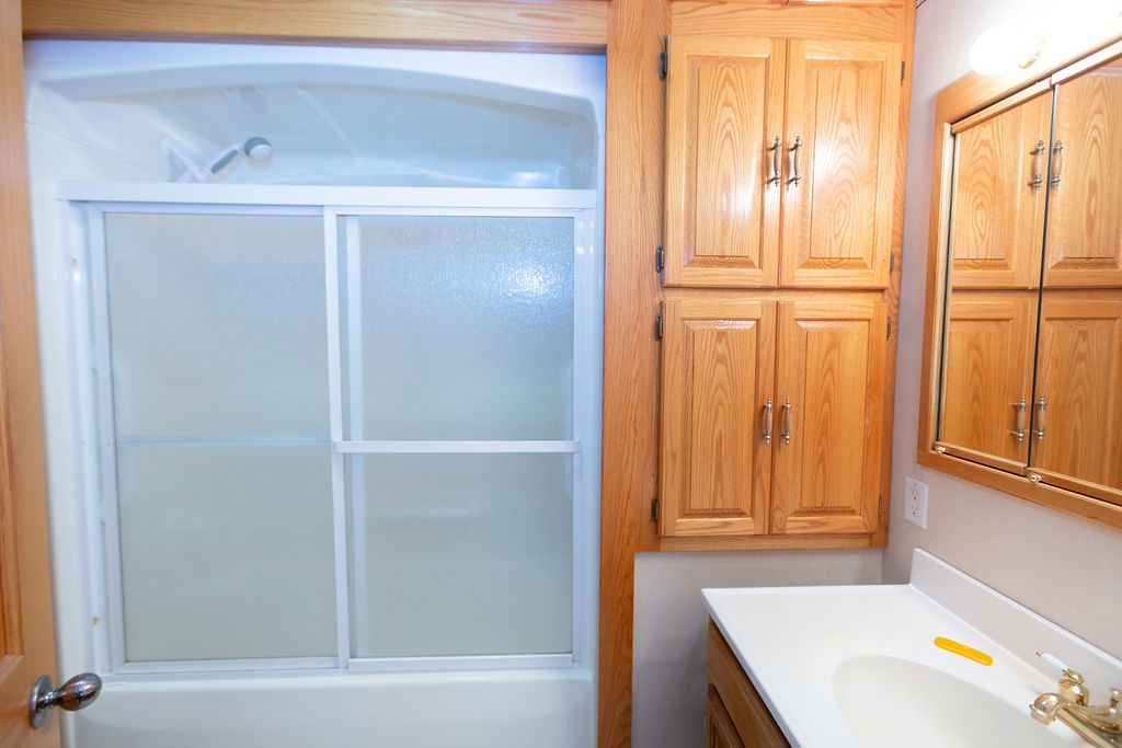 305 N Green Street, Roanoke, IL 61561