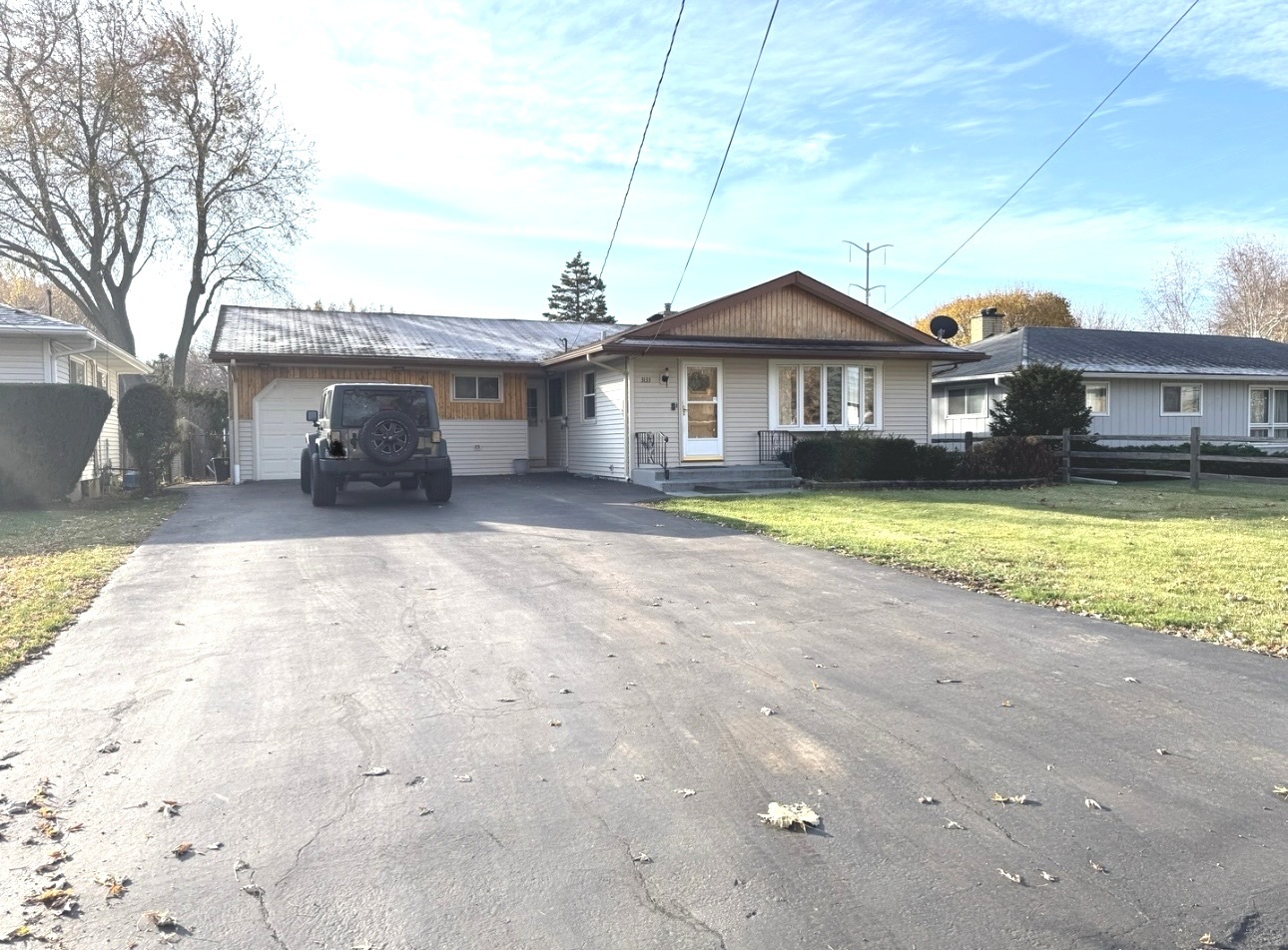 3133 21st Place, North Chicago, IL 60064