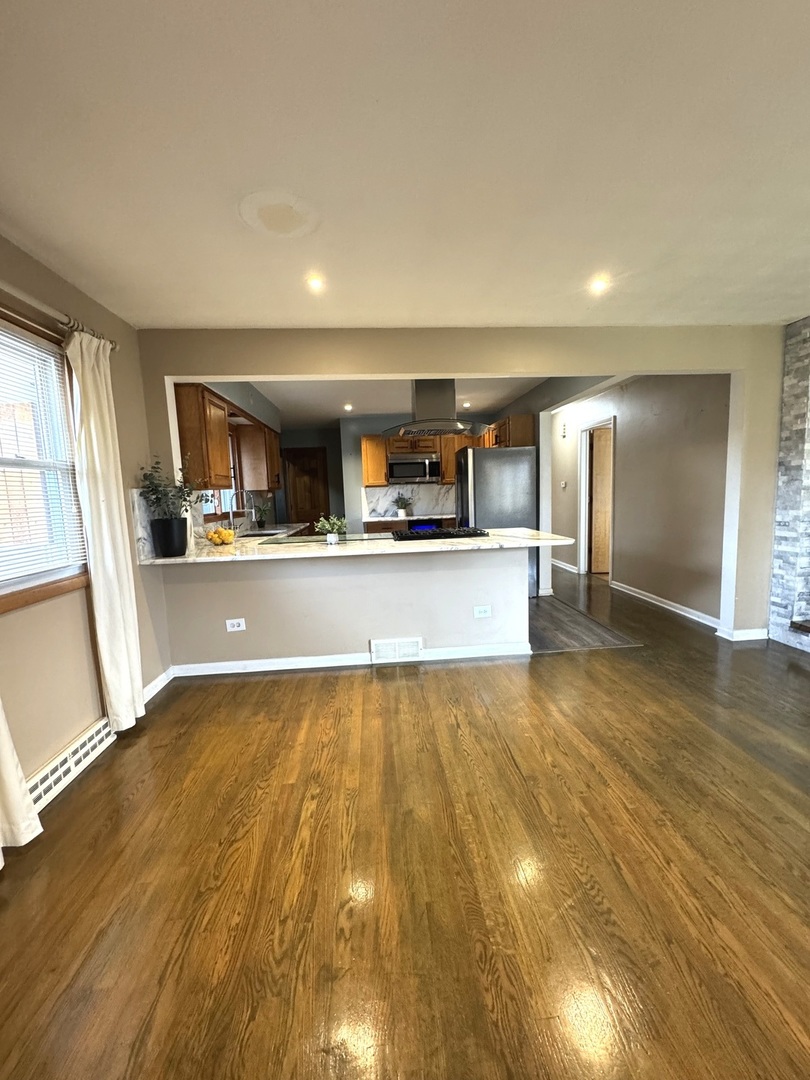 3133 21st Place, North Chicago, IL 60064