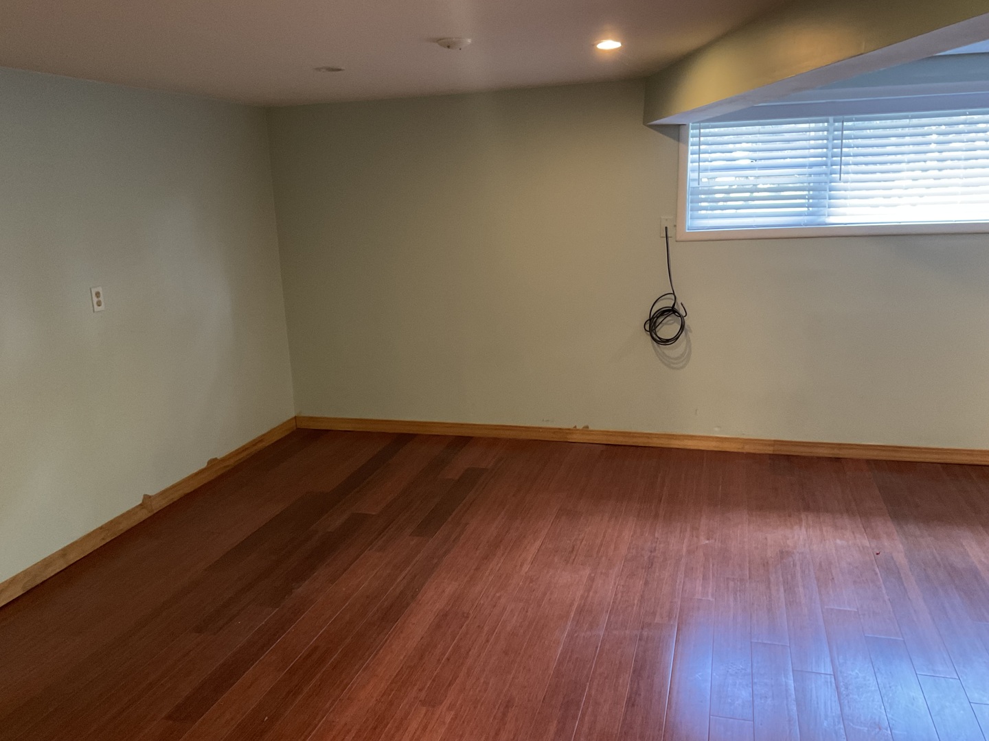 566 N Howard Avenue, Elmhurst, IL 60126