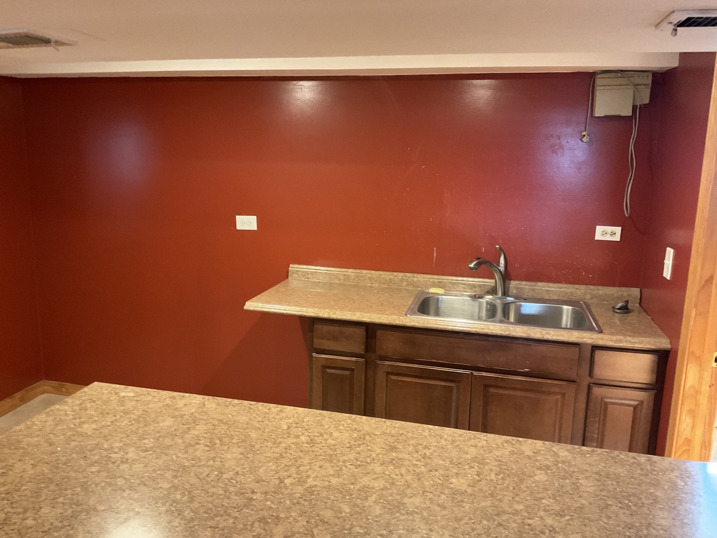 566 N Howard Avenue, Elmhurst, IL 60126