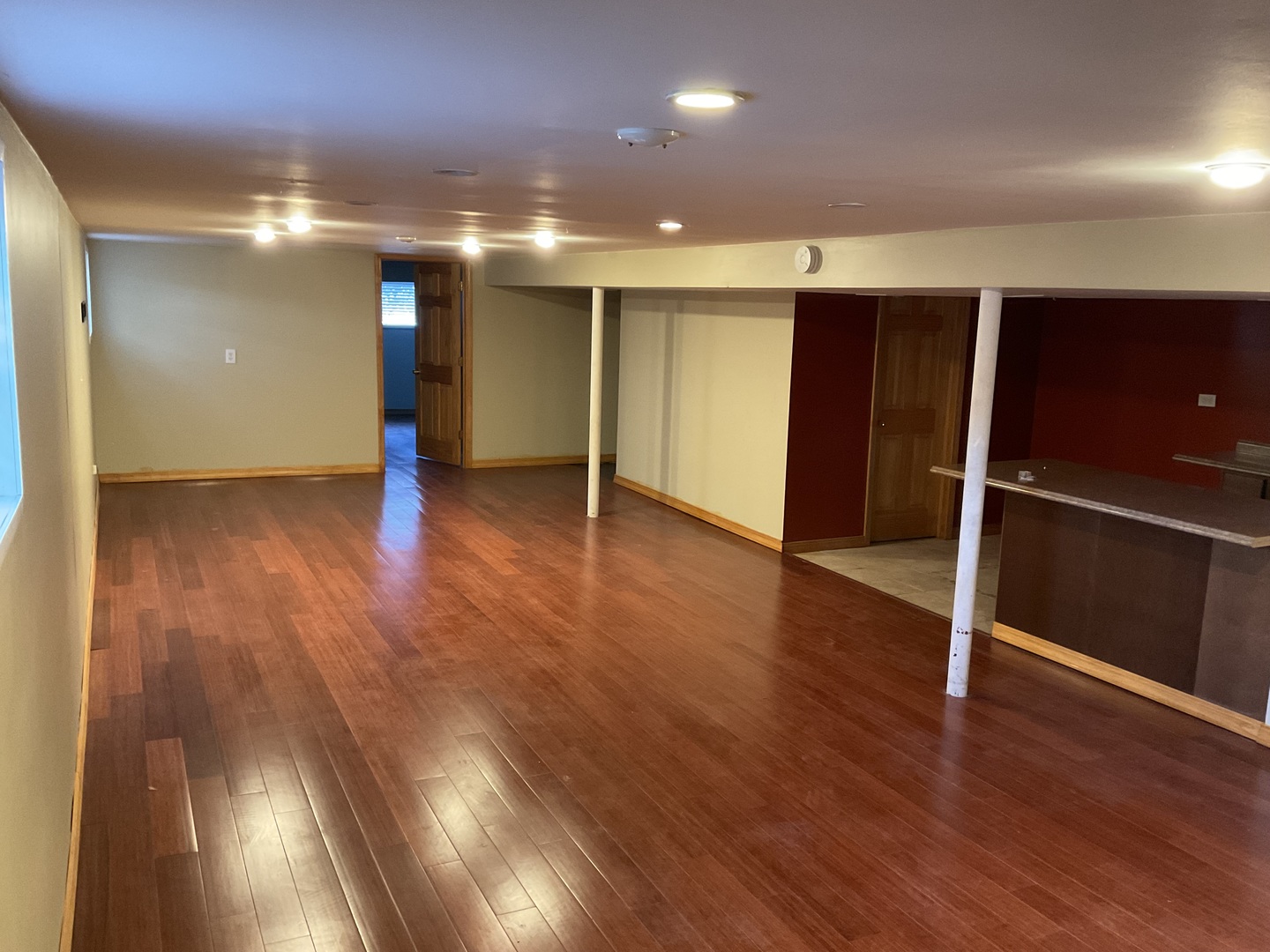 566 N Howard Avenue, Elmhurst, IL 60126