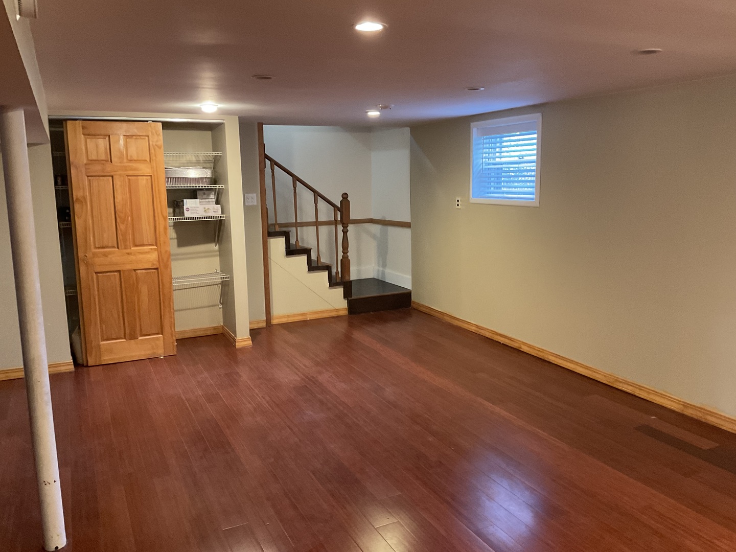 566 N Howard Avenue, Elmhurst, IL 60126