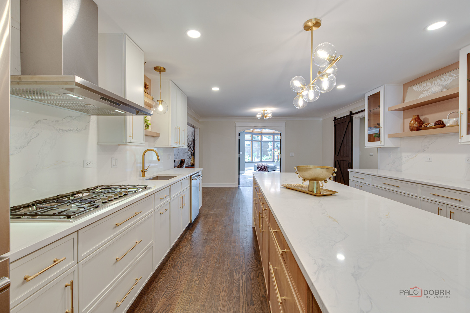 2221 Donegal Drive, Darien, IL 60561