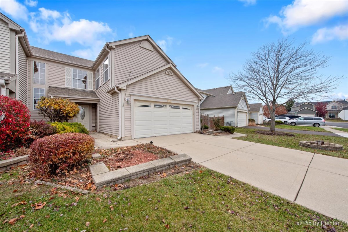 720 Legends Drive, Carol Stream, IL 60188