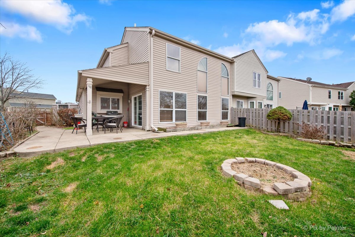 720 Legends Drive, Carol Stream, IL 60188