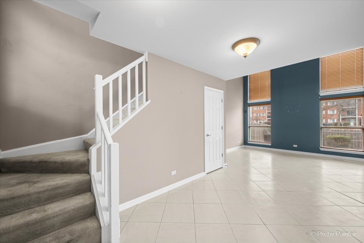 720 Legends Drive, Carol Stream, IL 60188