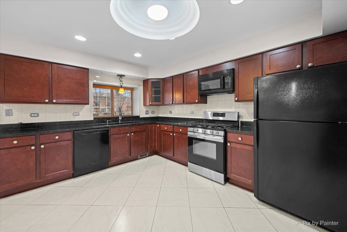 720 Legends Drive, Carol Stream, IL 60188