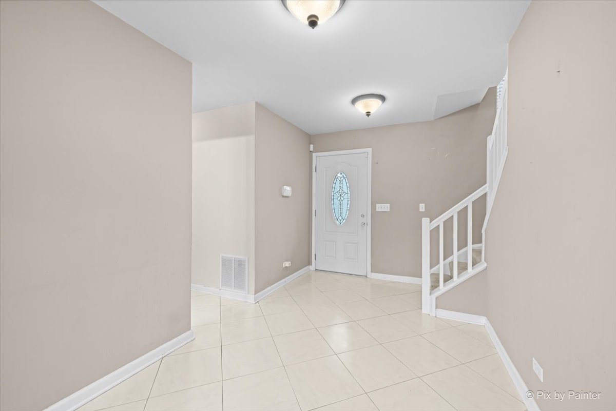 720 Legends Drive, Carol Stream, IL 60188