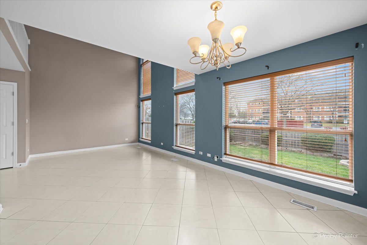 720 Legends Drive, Carol Stream, IL 60188