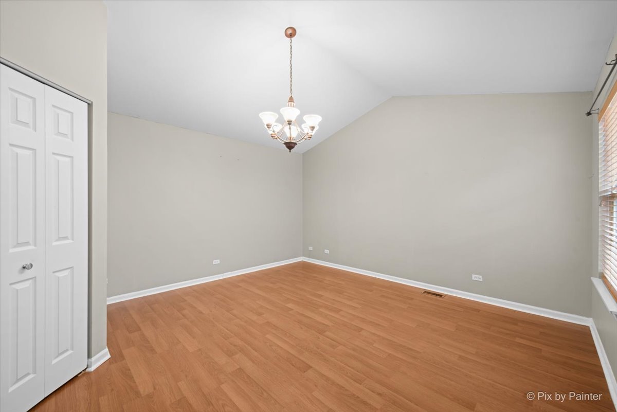 720 Legends Drive, Carol Stream, IL 60188