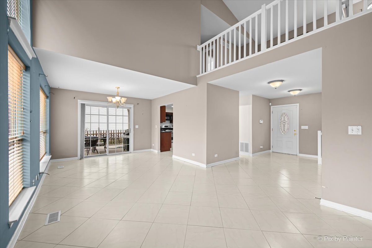 720 Legends Drive, Carol Stream, IL 60188