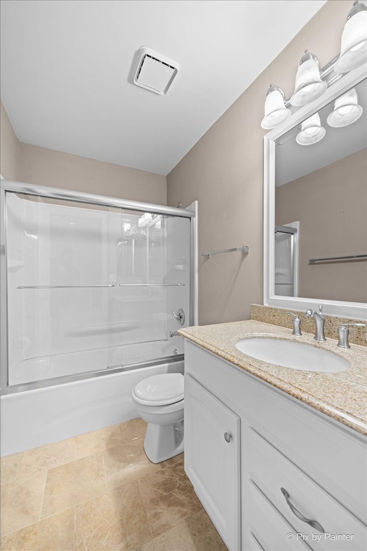 720 Legends Drive, Carol Stream, IL 60188