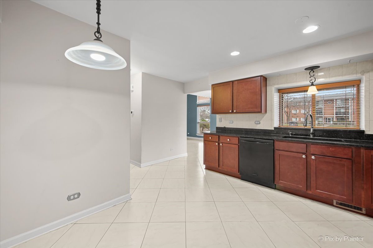 720 Legends Drive, Carol Stream, IL 60188