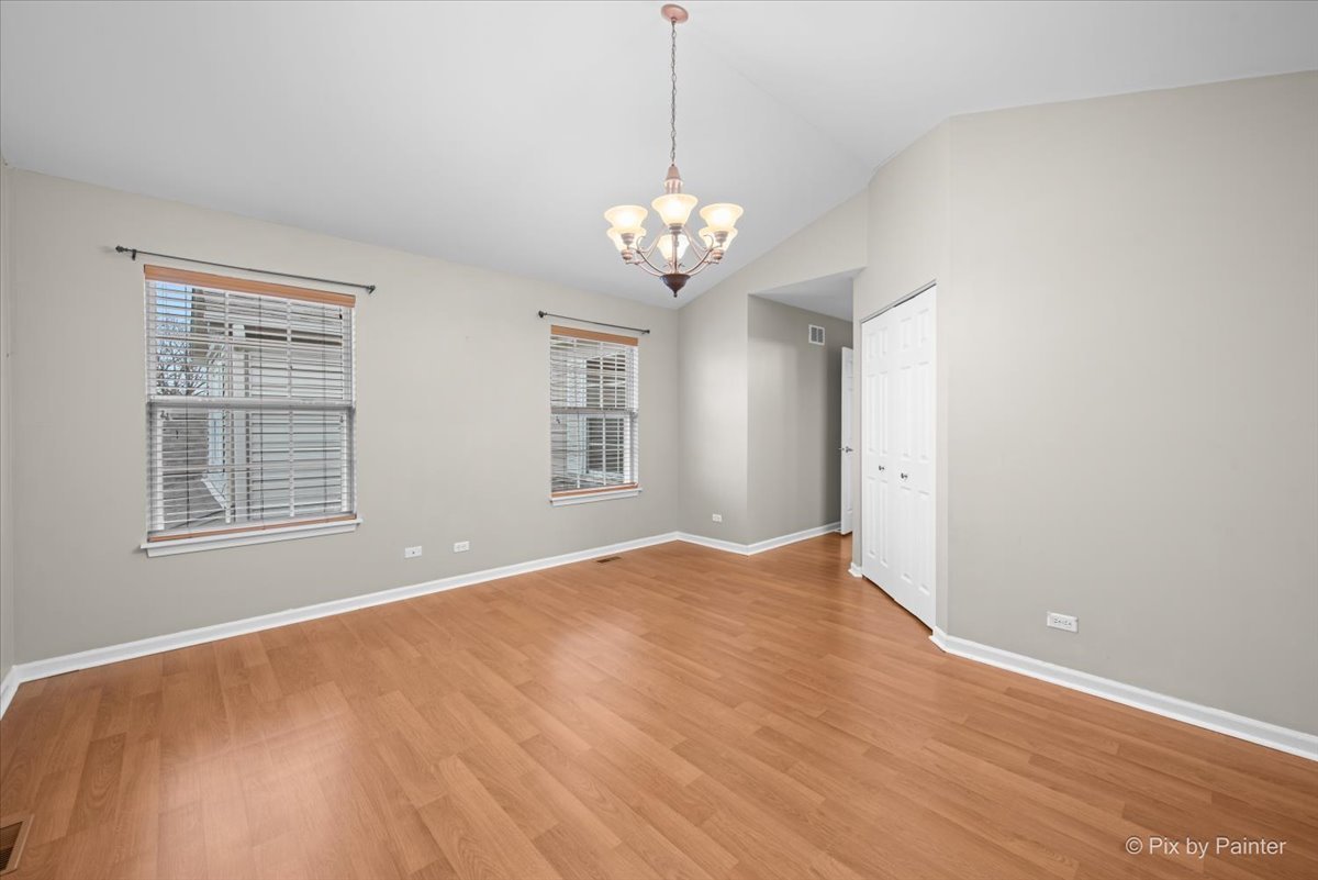 720 Legends Drive, Carol Stream, IL 60188