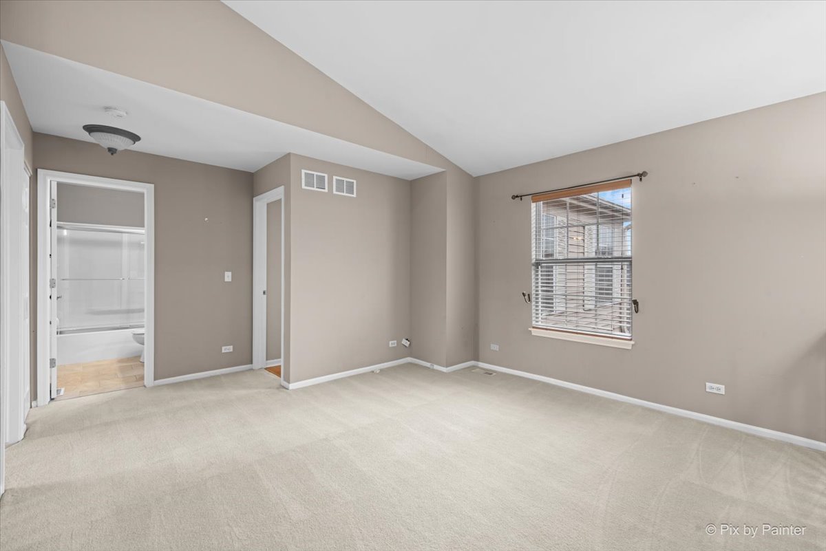 720 Legends Drive, Carol Stream, IL 60188