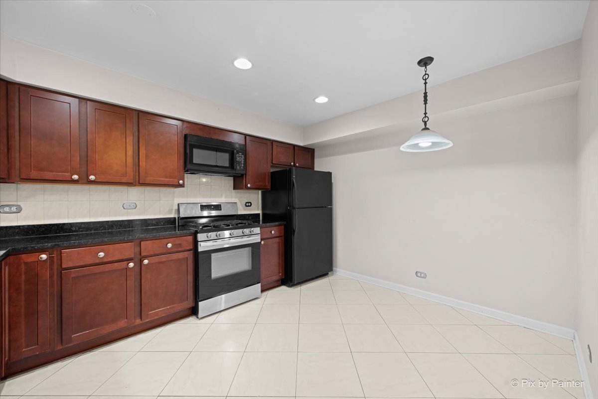 720 Legends Drive, Carol Stream, IL 60188