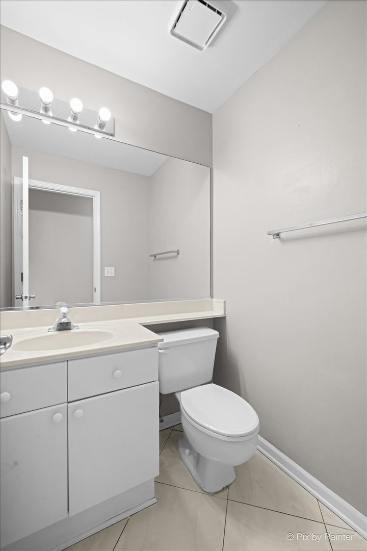 720 Legends Drive, Carol Stream, IL 60188