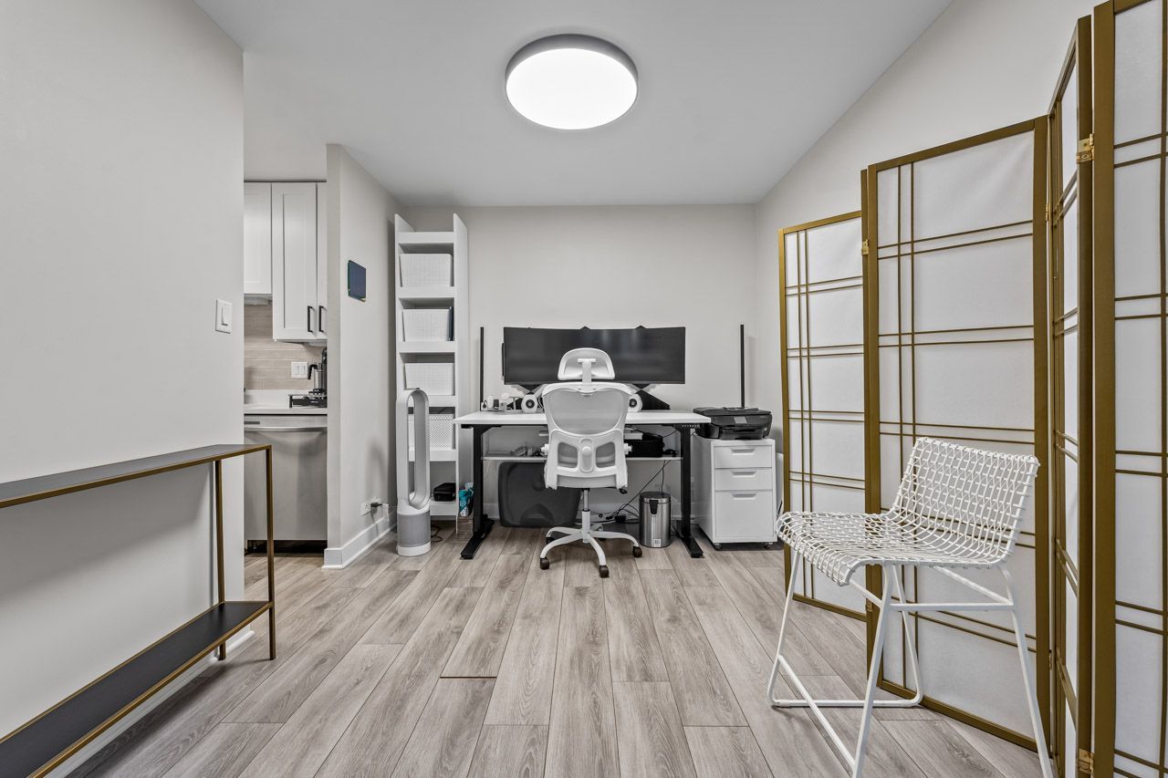 111 E Chestnut Street #28J, Chicago, IL 60611