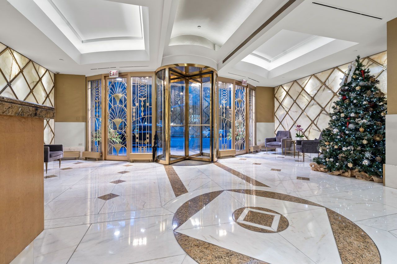 111 E Chestnut Street #28J, Chicago, IL 60611