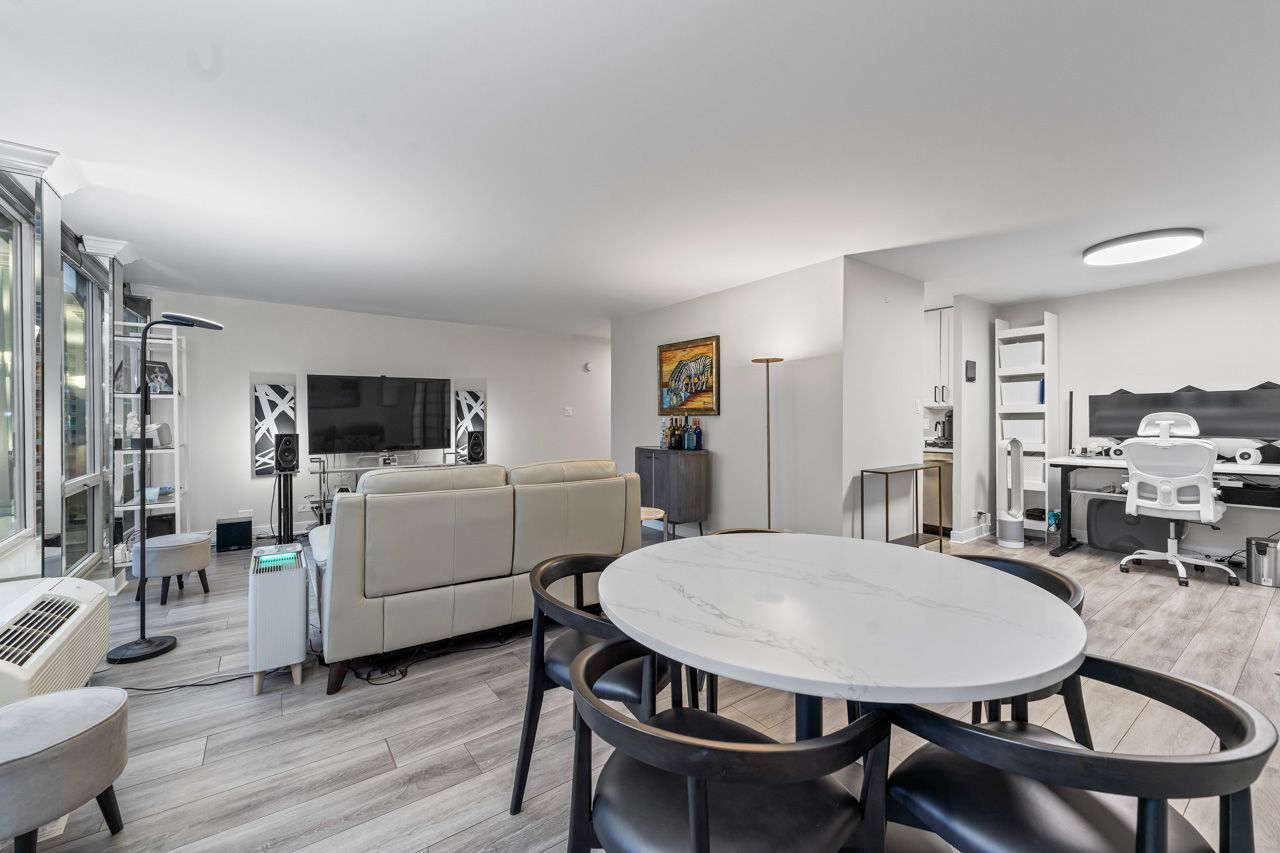 111 E Chestnut Street #28J, Chicago, IL 60611