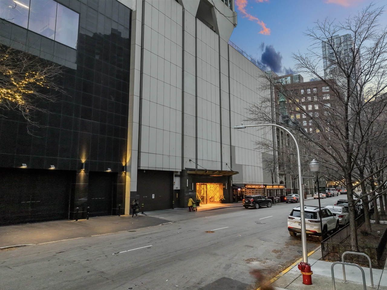 111 E Chestnut Street #28J, Chicago, IL 60611