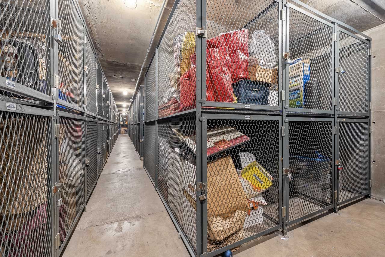 111 E Chestnut Street #28J, Chicago, IL 60611