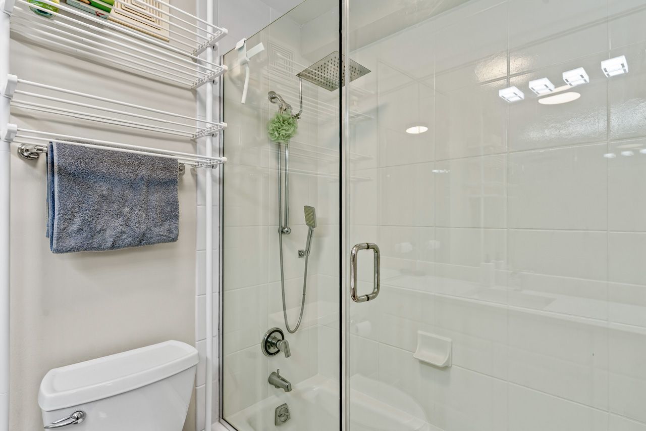 111 E Chestnut Street #28J, Chicago, IL 60611