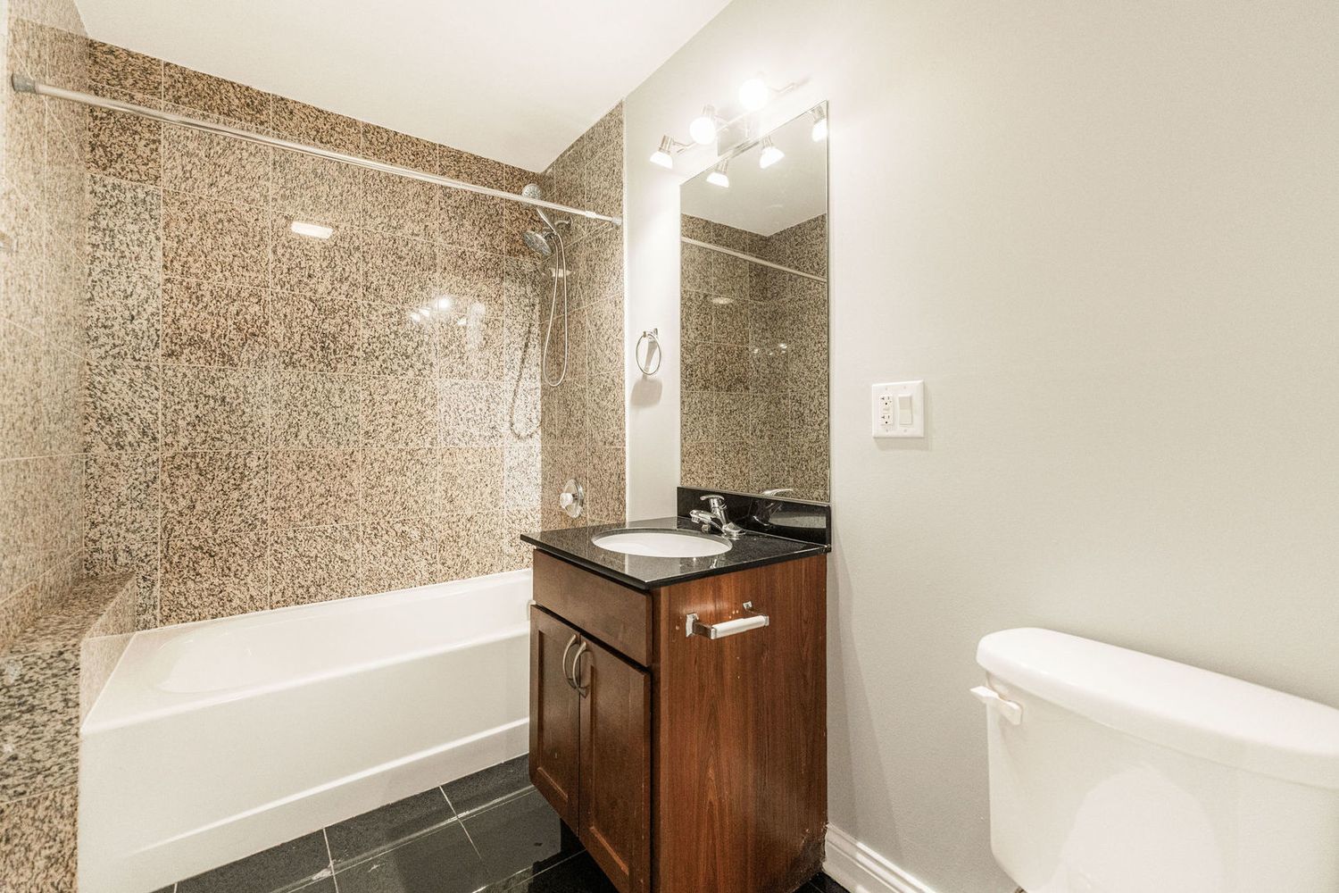 3205 W Division Street #402, Chicago, IL 60651