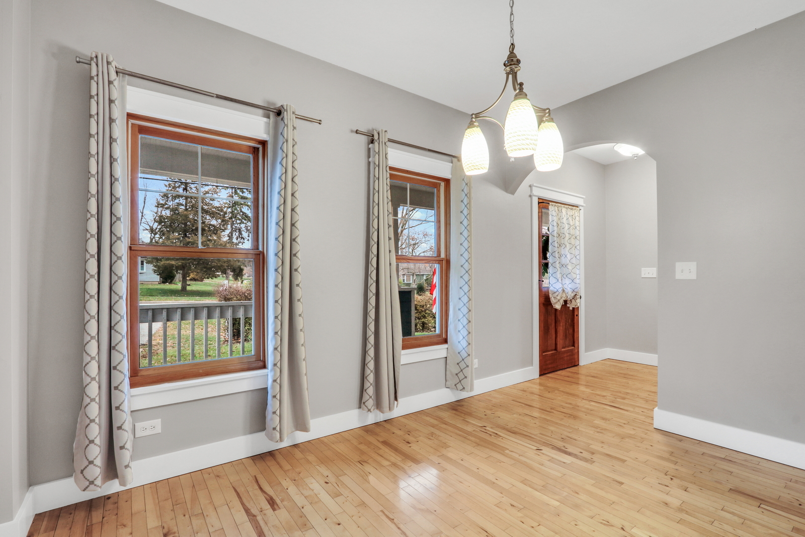 350 S Alleghany Road, Grayslake, IL 60030