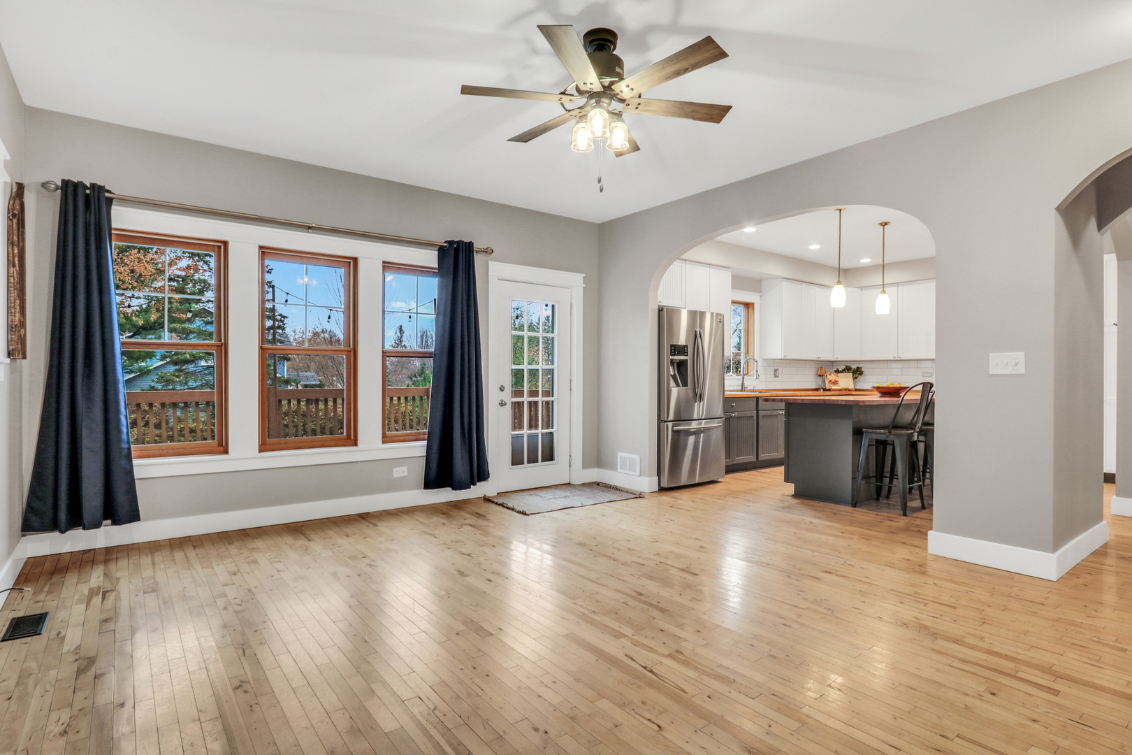 350 S Alleghany Road, Grayslake, IL 60030