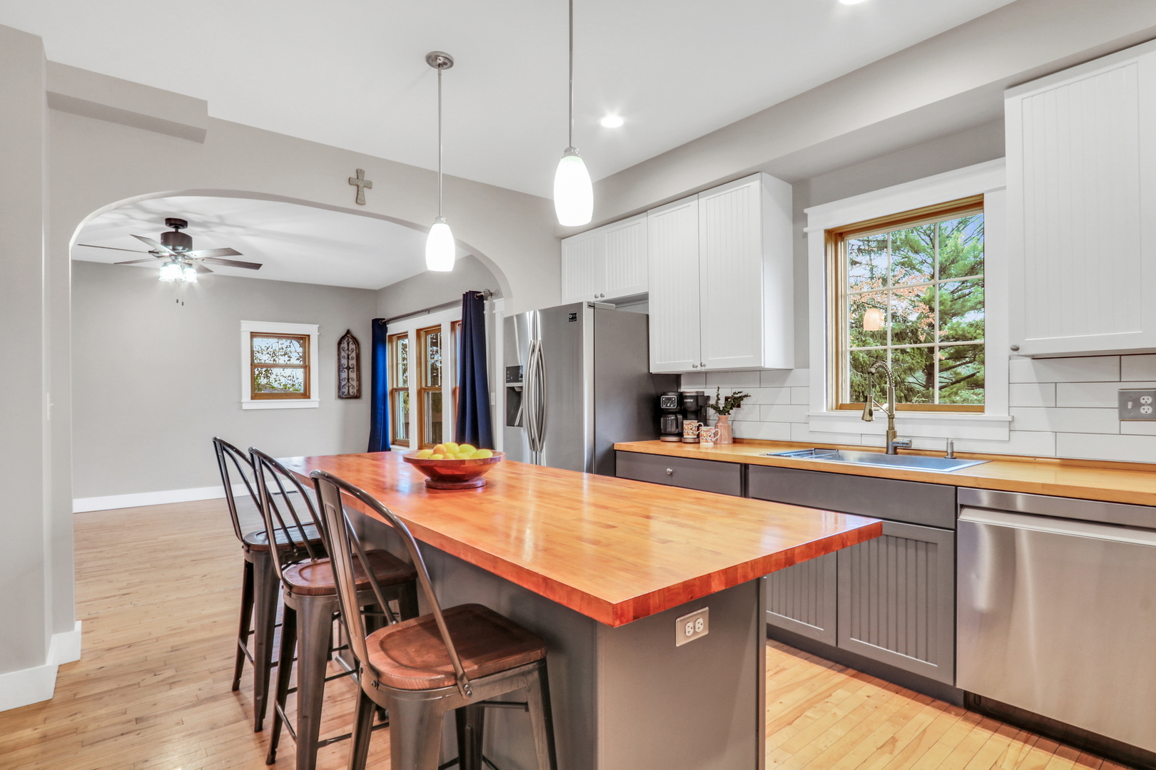 350 S Alleghany Road, Grayslake, IL 60030