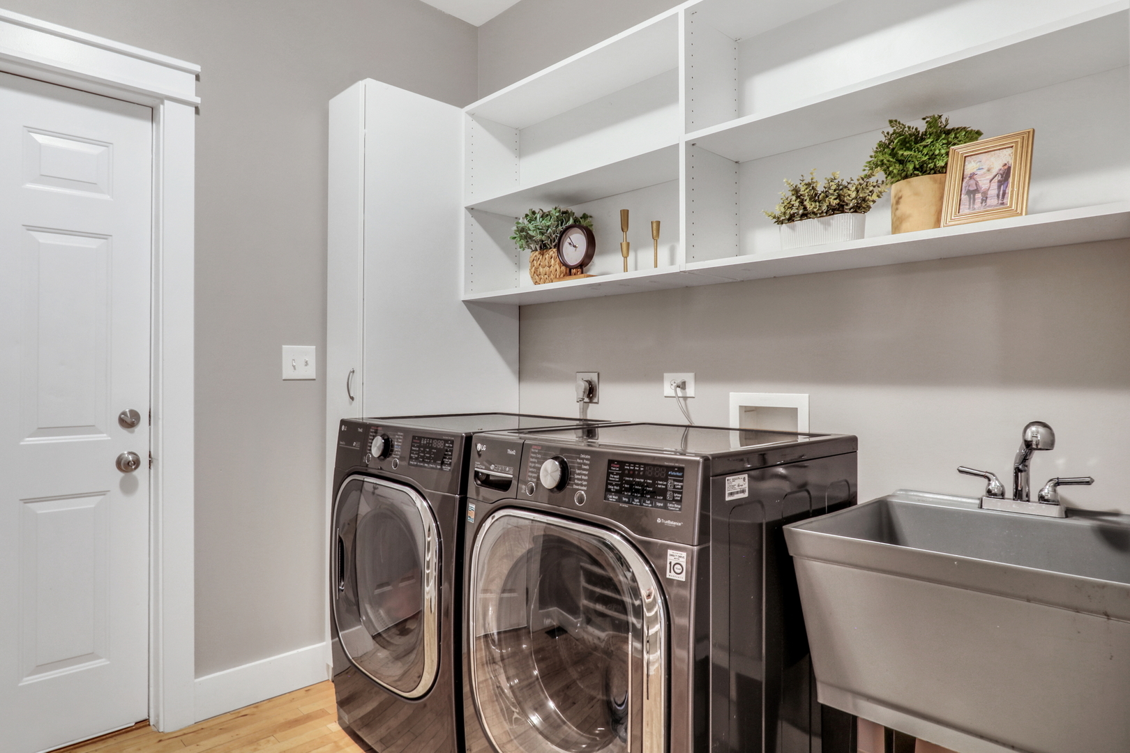 350 S Alleghany Road, Grayslake, IL 60030