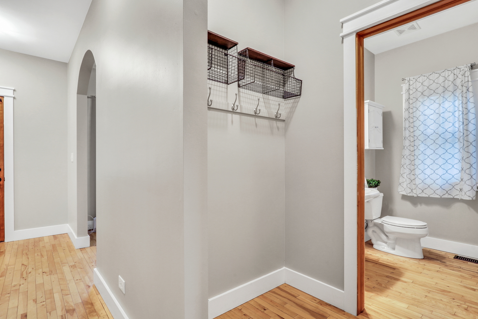 350 S Alleghany Road, Grayslake, IL 60030