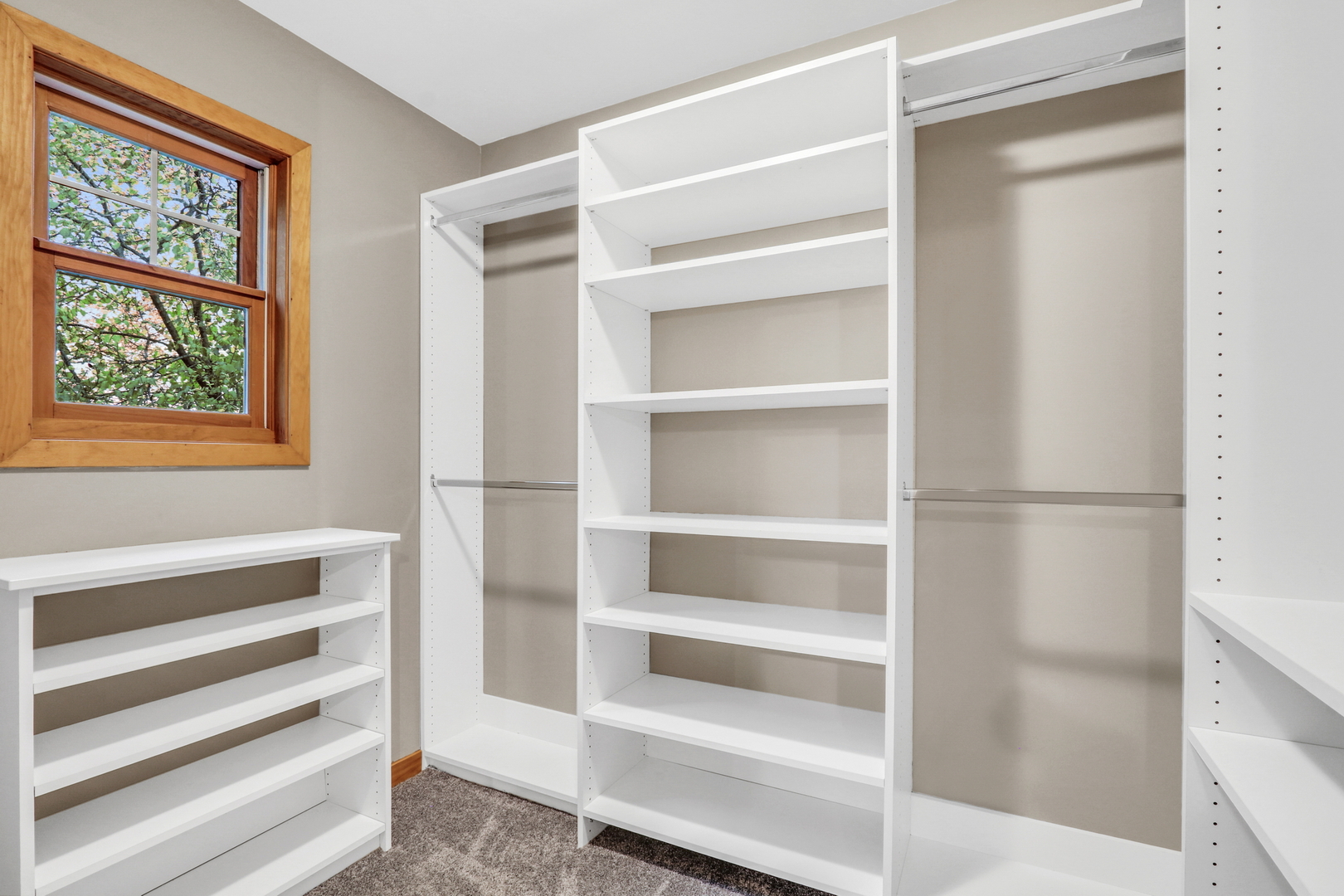 350 S Alleghany Road, Grayslake, IL 60030