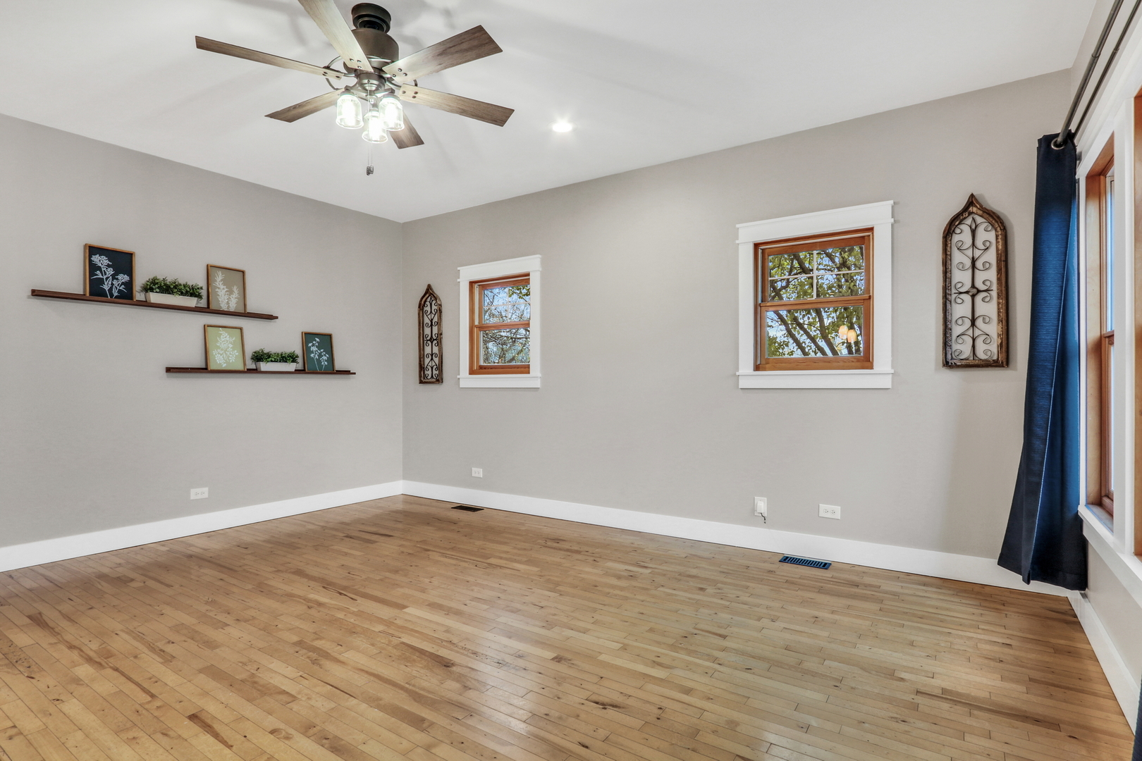 350 S Alleghany Road, Grayslake, IL 60030